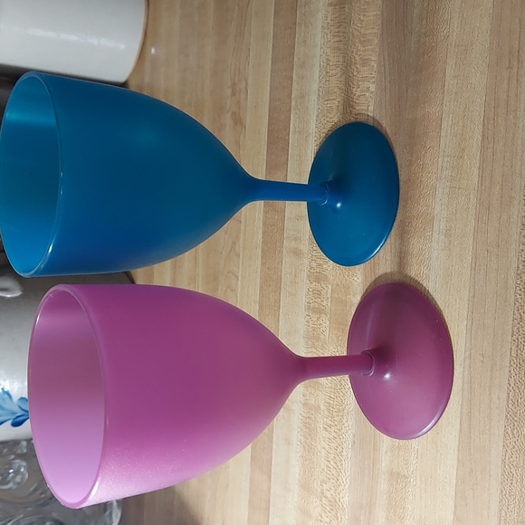 Bundle of 2 Vintage Outdoor Wine Glasses